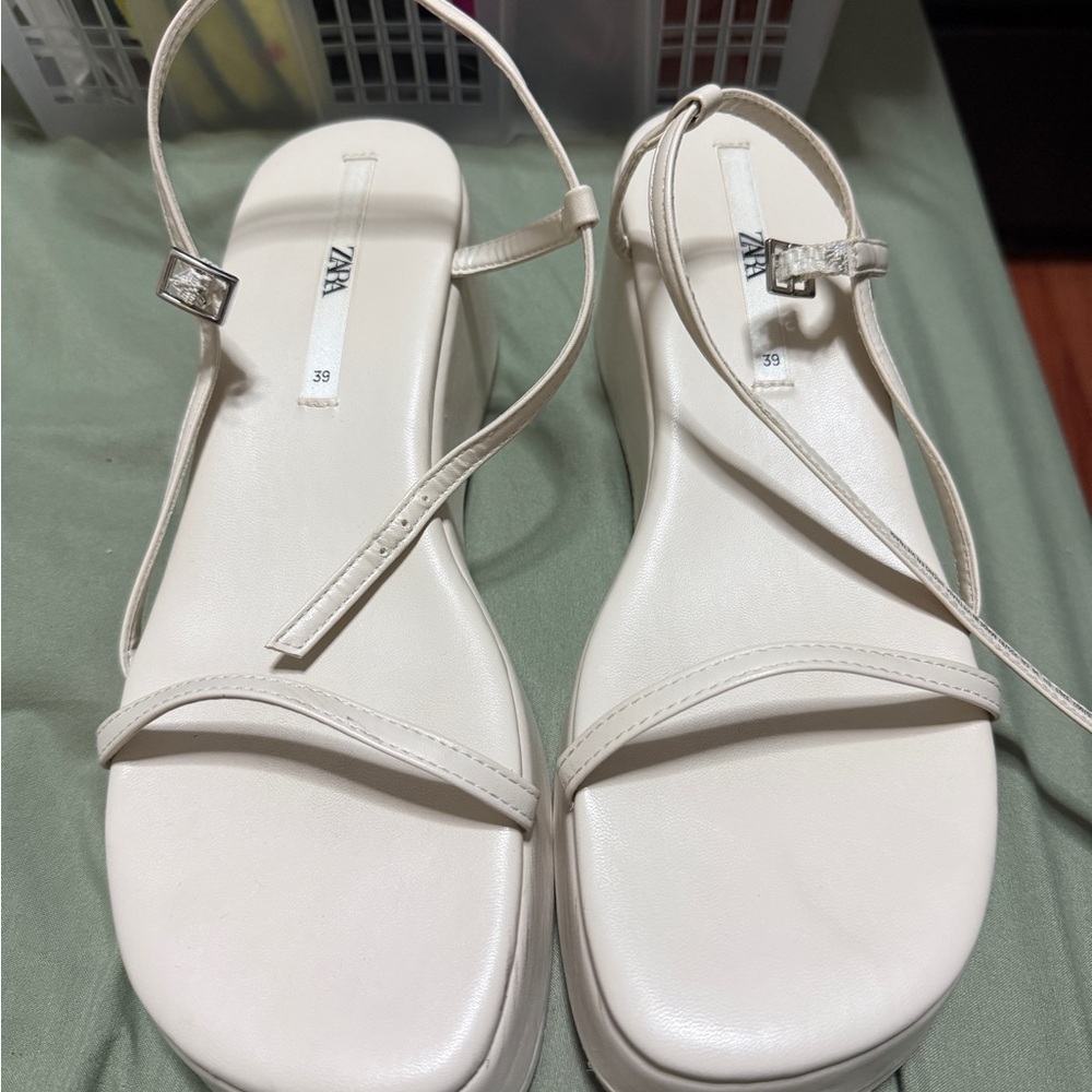 Zara Women's Off-White Sandals